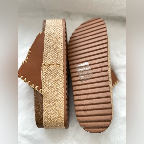 Azalea Wang Womens 8.5 Calluna Embellished Double Banded Sandals Beige Platform - Picture 6 of 9